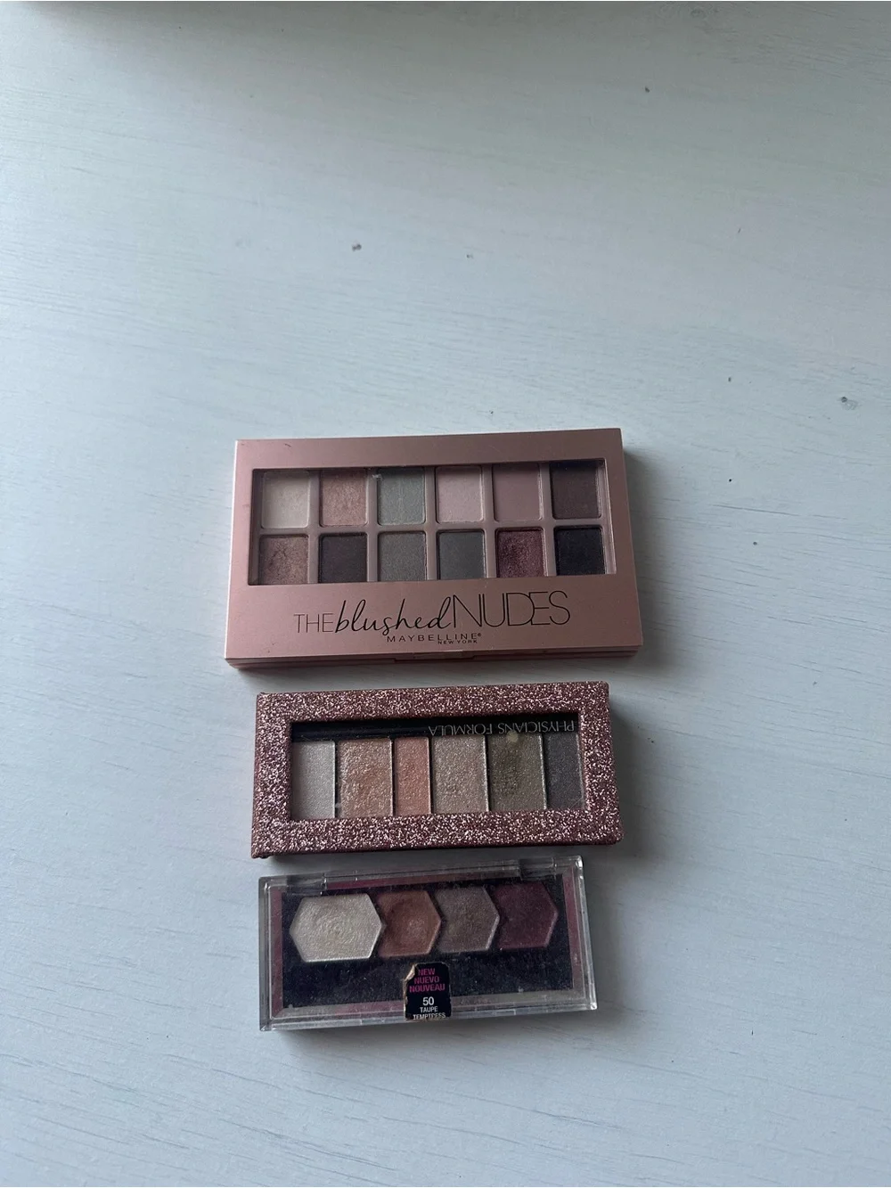 LIGHTLY SWATCHED - SET OF 3 EYESHADOWS